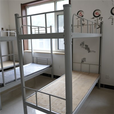 Pat dormitor cu punte dublă